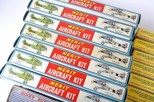 Lot 509 - A collection of boxed model aircraft kits, to...