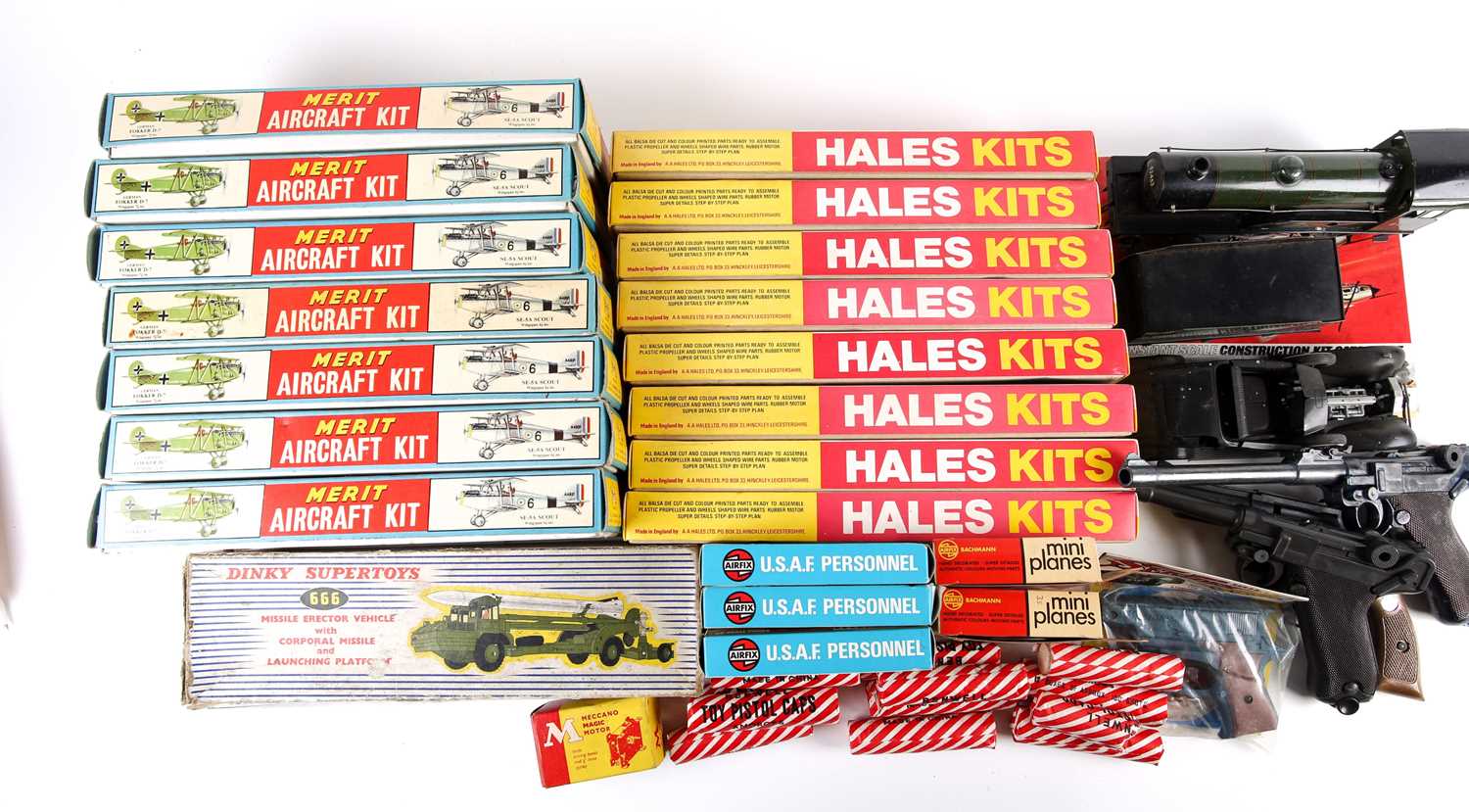 Lot 509 - A collection of boxed model aircraft kits, to...