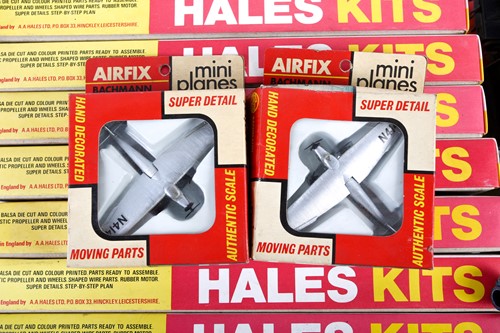 Lot 509 - A collection of boxed model aircraft kits, to...