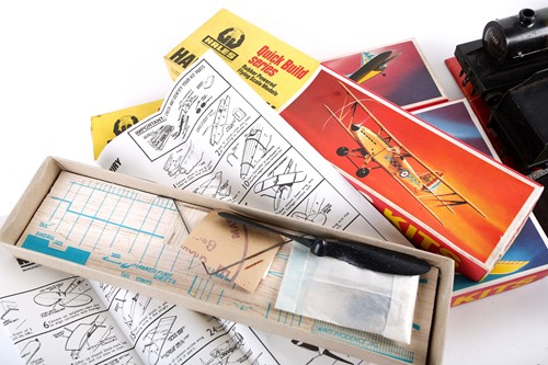 Lot 509 - A collection of boxed model aircraft kits, to...
