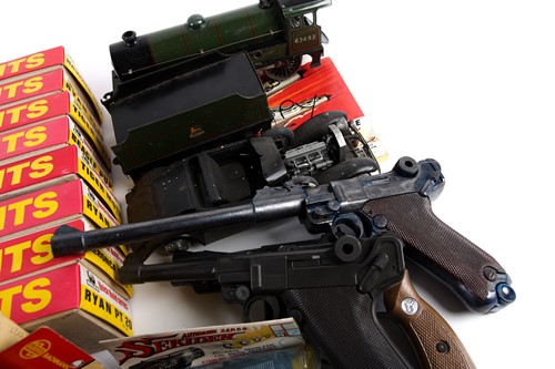 Lot 509 - A collection of boxed model aircraft kits, to...