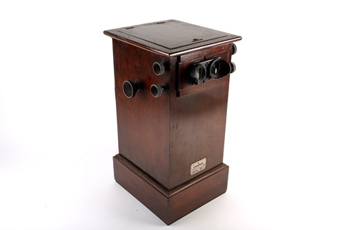 Lot 428 - A tabletop Stereoscopic viewer, early 20th...
