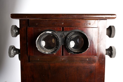 Lot 428 - A tabletop Stereoscopic viewer, early 20th...