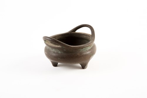 Lot 254 - A small Chinese bronze censer, Qing, 19th...