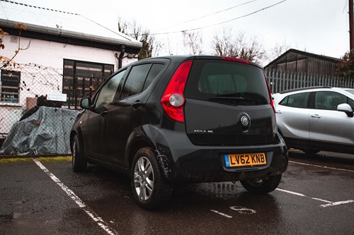 Lot 206 - A 2012 Vauxhall Agila SE 1.2 16v 5 door...
