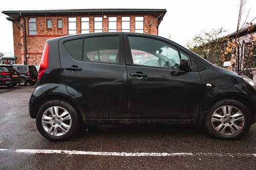 Lot 206 - A 2012 Vauxhall Agila SE 1.2 16v 5 door...