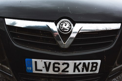 Lot 206 - A 2012 Vauxhall Agila SE 1.2 16v 5 door...