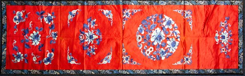 Lot 209 - A large Chinese silk embroidered panel, early...