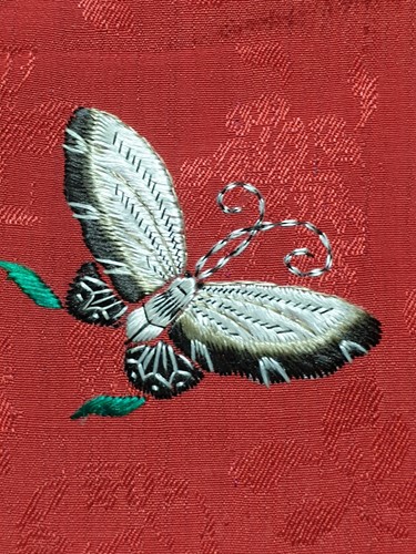Lot 275 - A Chinese embroidered silk panel, 20th century,...