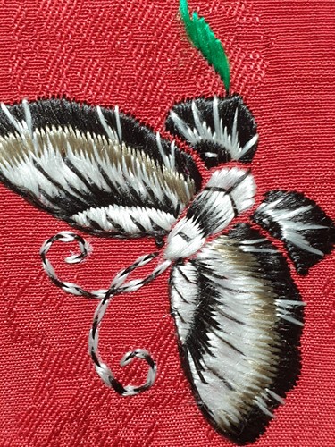 Lot 275 - A Chinese embroidered silk panel, 20th century,...