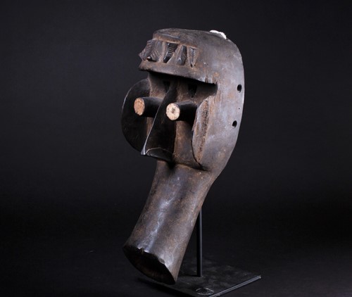 Lot 5 - A Dan Kagle/Bugle mask, Liberia/Sierra Leone,...