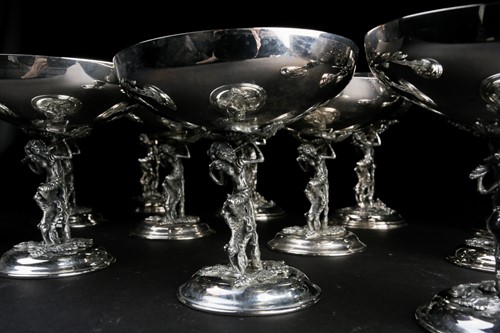 Lot 424 - A set of eight Lambidis silver-plated coupes,...