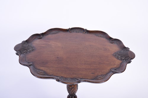 Lot 115 - An early 20th century George III style...