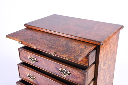 Lot 130 - A Georgian style small chest, oyster veneer,...