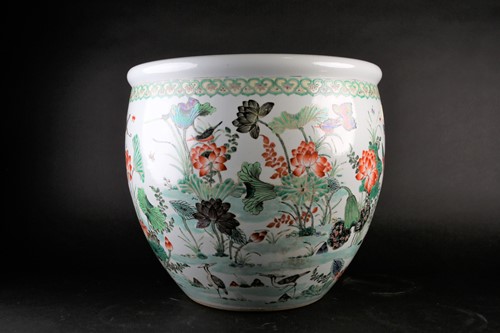 Lot 179 - A Chinese porcelain fishbowl, 19th/20th...