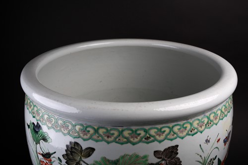 Lot 179 - A Chinese porcelain fishbowl, 19th/20th...