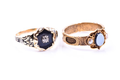 Lot 695 - A Victorian yellow gold and enamel mourning...