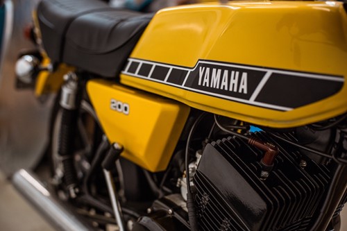 Lot 2 - A 1980 Yamaha RD200 200cc yellow motorcycle,...