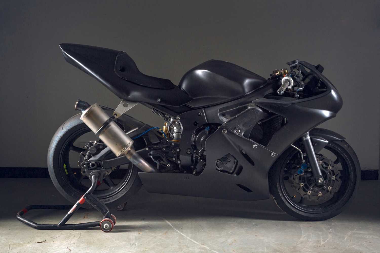 Lot 8 A Yamaha Belgrada R6 Black 600cc Race Bike Lot 8 A Yamaha Belgrada R6 Black 600cc Race Bike
