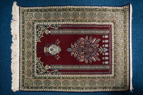 Lot 311 - A 20th century finely knotted Turkish...