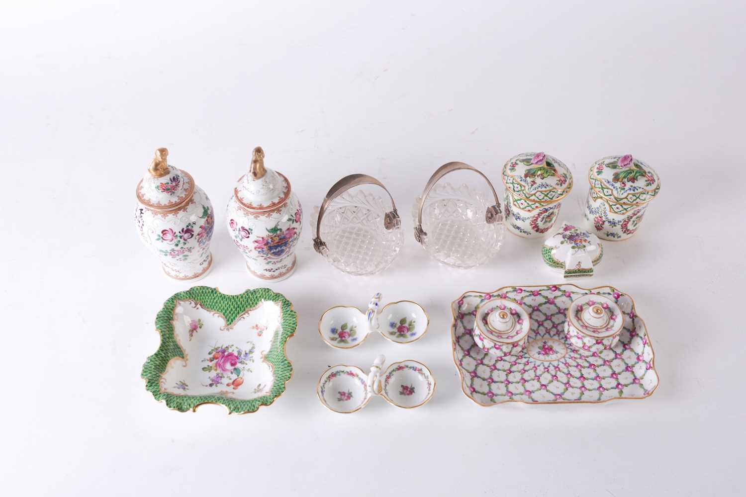 Lot 373 - A pair of Samson Porcelain Chinese Armorial...