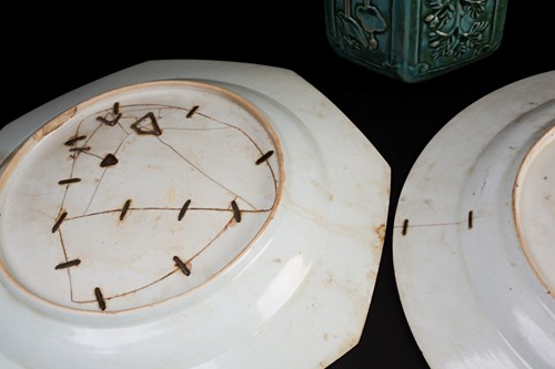 Lot 162 - A Chinese Qianlong, porcelain circular charger....
