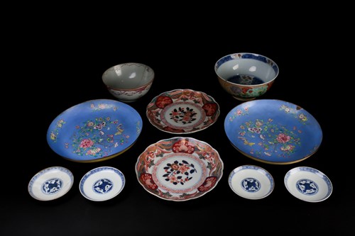 Lot 173 - A Chinese Qing dynasty, circular porcelain...