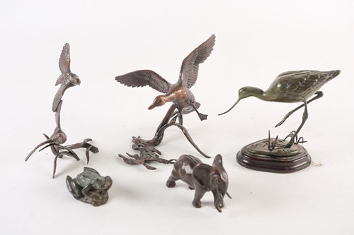 Lot 321 - A mixed group of five assorted bronze birds...
