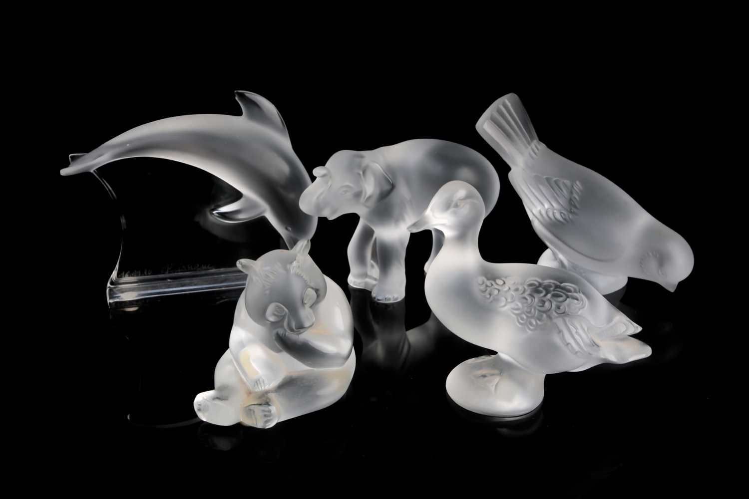 Lot 410 - A group of five assorted modern Lalique...