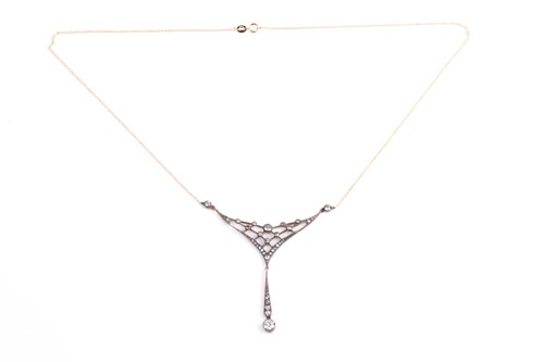 Lot 285 - A Belle Epoque style diamond necklace, the...