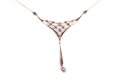 Lot 285 - A Belle Epoque style diamond necklace, the...