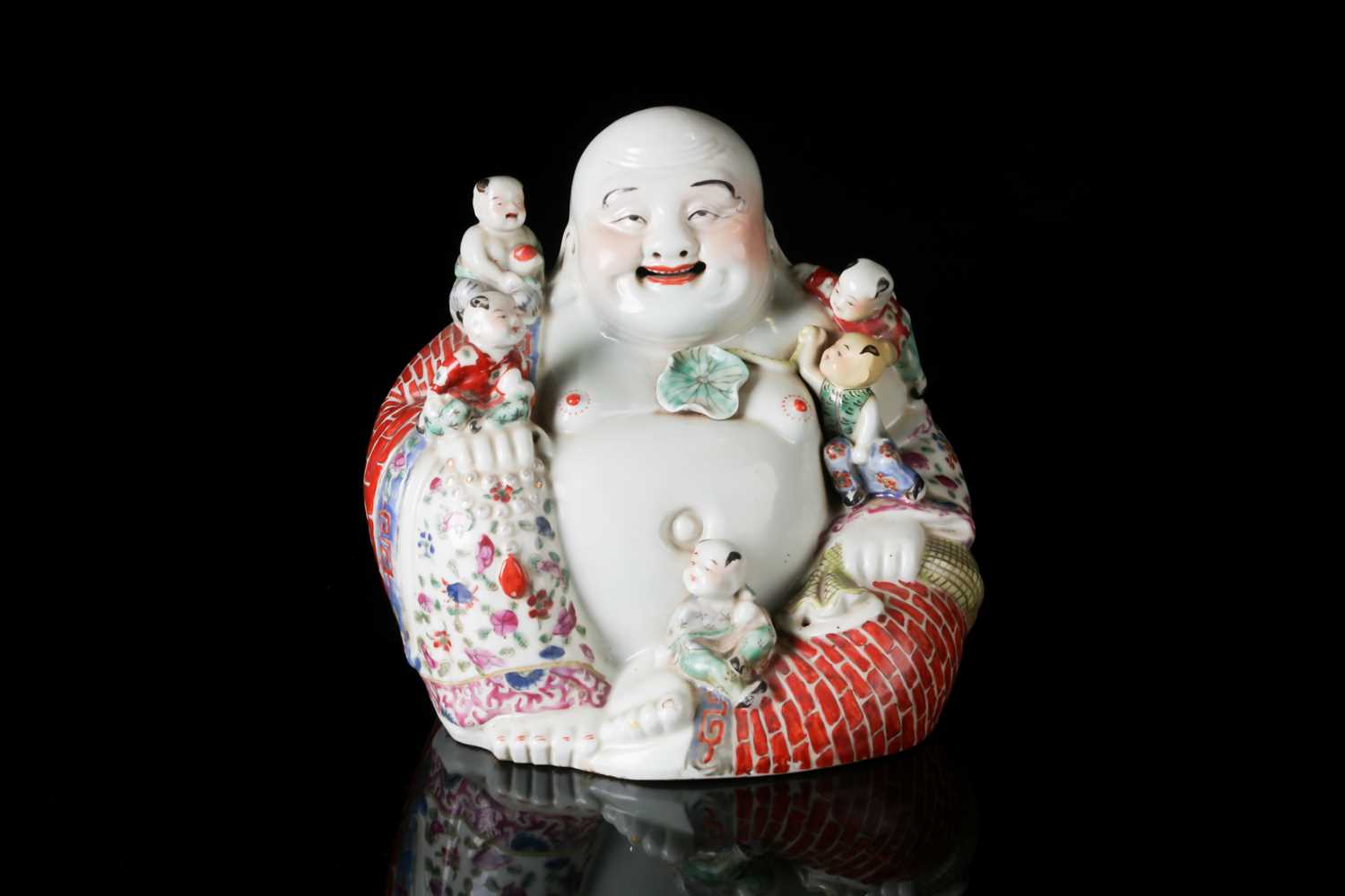 Lot 85 - A Chinese 20th century Famille rose, porcelain...