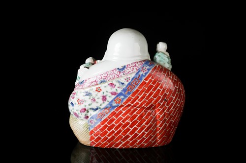 Lot 85 - A Chinese 20th century Famille rose, porcelain...