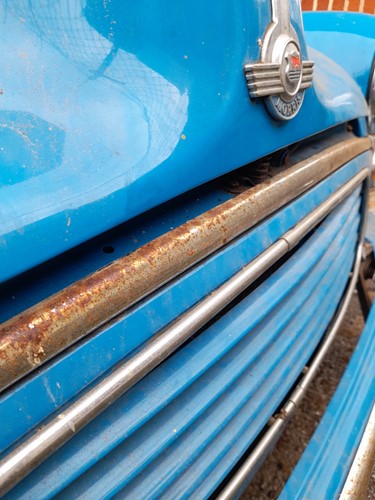 Lot 329 - A 1961 blue Morris Minor Tourer motor car,...