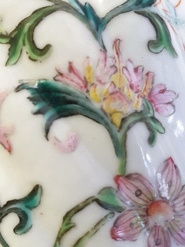Lot 112 - A Chinese, Qianlong famille rose porcelain...