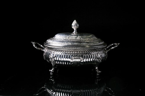 Lot 532 - A pair of mid 18th century Irish silver soup...
