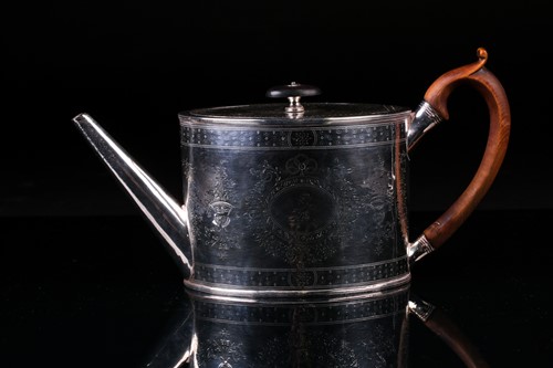 Lot 575 - A George III silver teapot, London 1790 by...