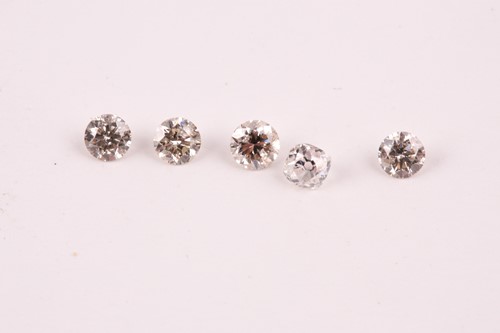 Lot 194 - A group of five round brilliant-cut diamonds,...