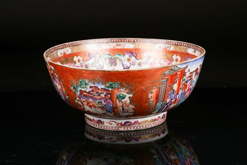Lot 117 - A Chinese Qianlong, famile rose, circular,...
