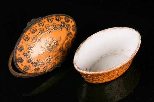 Lot 434 - A Sevres style oval porcelain pillbox and...