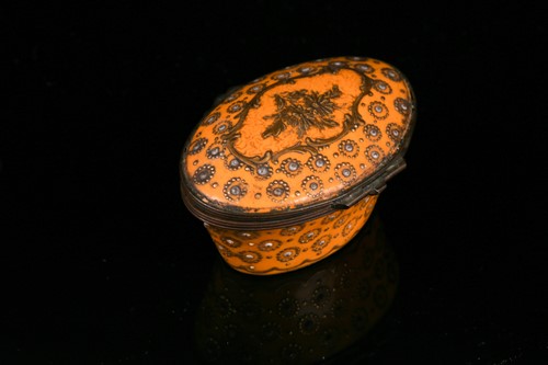 Lot 434 - A Sevres style oval porcelain pillbox and...