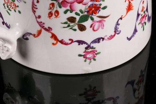 Lot 122 - A Chinese Qianlong, famille rose porcelain ale...