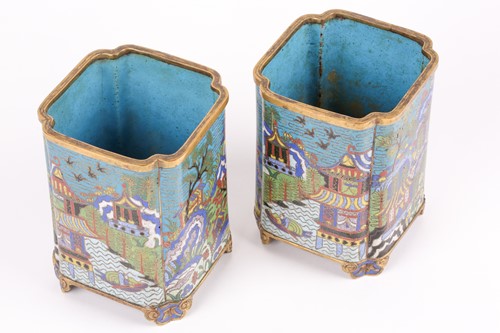 Lot 132 - A pair of Chinese cloisonne, Republic period,...