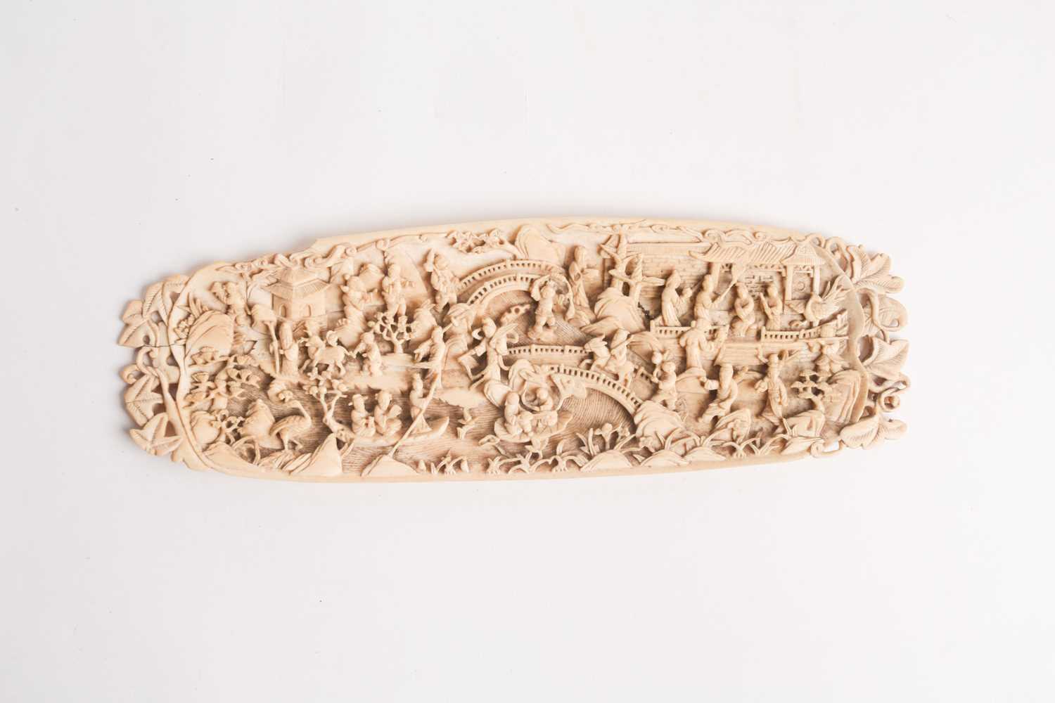 Lot 135 - A Chinese ivory carving, early 19th century,...