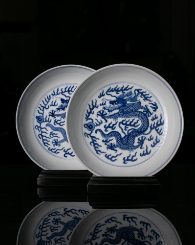Lot 141 - Two Chinese blue & white 'dragon' dishes, six...