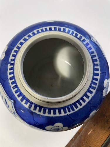 Lot 170 - A Chinese blue & white ginger jar & cover,...
