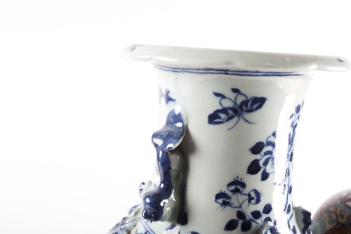 Lot 9 - A Chinese,Qing dynasty blue and white...