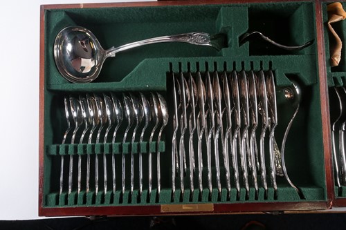 Lot 499 - A mahogany canteen of silver plated Kings...