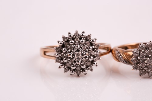 Lot 5 - A diamond cluster ring, the flowerhead cluster...