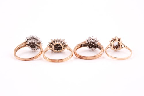 Lot 5 - A diamond cluster ring, the flowerhead cluster...